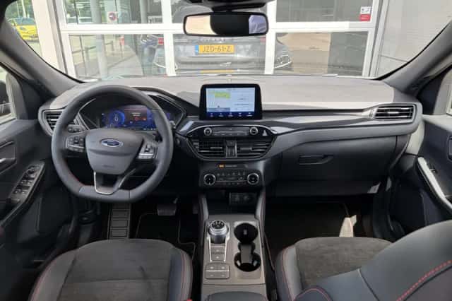 Ford Kuga (2023) thumbnail 21