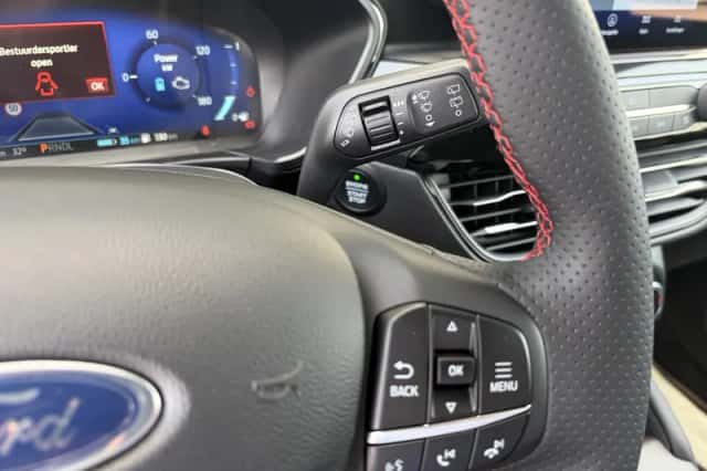 Ford Kuga (2023) thumbnail 24