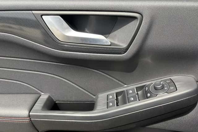 Ford Kuga (2023) thumbnail 28