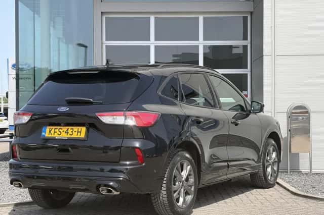 Ford Kuga (2023) thumbnail 6