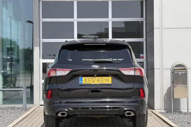 Ford Kuga (2023) thumbnail 8