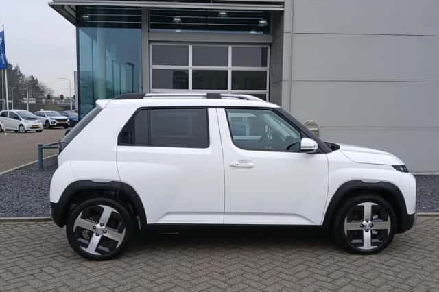 Hyundai Inster (2025) thumbnail 3