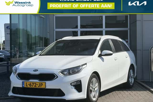 Kia Ceed Sportswagon (2021) thumbnail 1