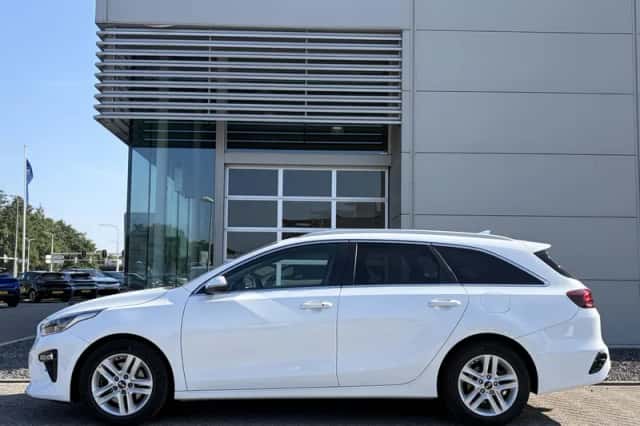 Kia Ceed Sportswagon (2021) thumbnail 5