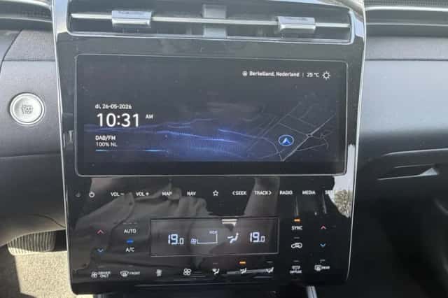 Hyundai Tucson (2021) thumbnail 2