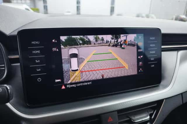 Škoda Kamiq (2023) thumbnail 9