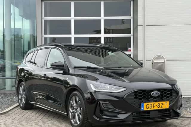Ford Focus (2024) thumbnail 3