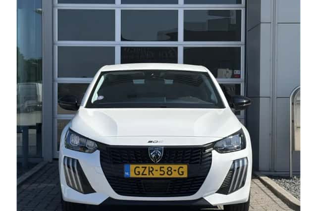 Peugeot 208 (2025) thumbnail 2