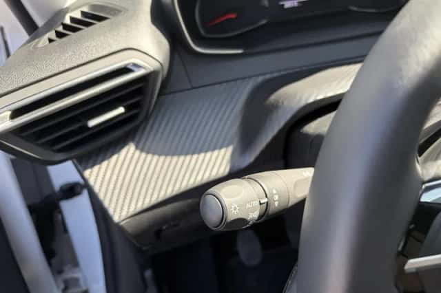 Peugeot 208 (2025) thumbnail 21
