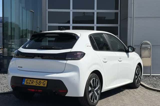 Peugeot 208 (2025) thumbnail 7