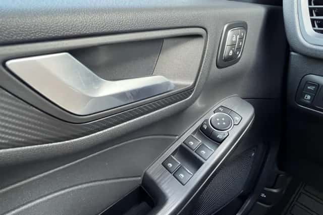 Ford Kuga (2026) thumbnail 27