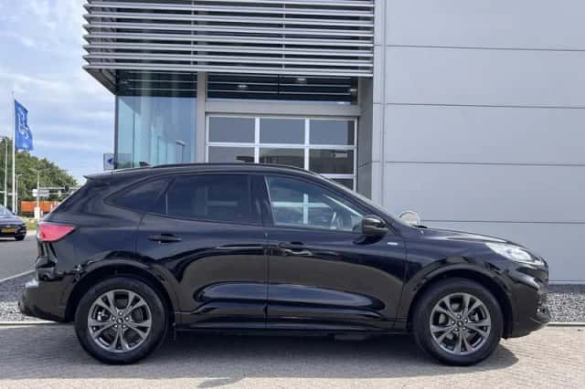 Ford Kuga (2023) thumbnail 5