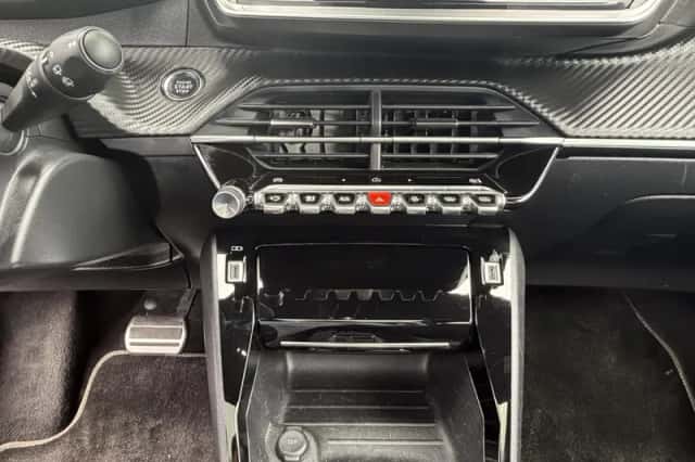 Peugeot 2008 (2025) thumbnail 24
