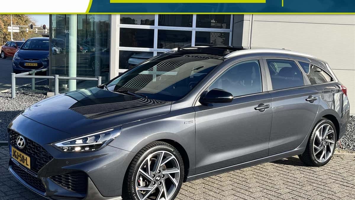 Hyundai i30 (2023) — foto 1