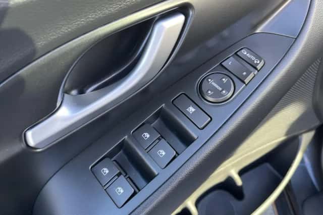 Hyundai i30 (2023) thumbnail 12