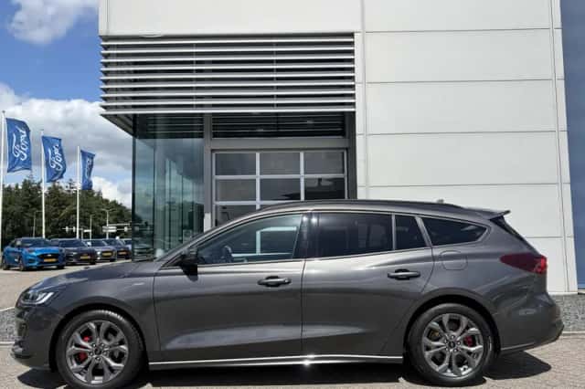 Ford Focus (2023) thumbnail 5