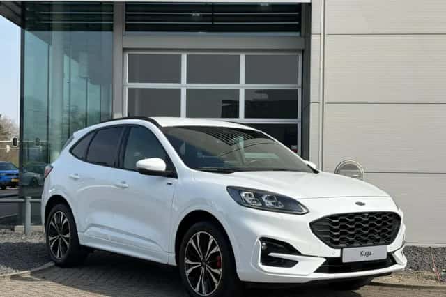 Ford Kuga (2023) thumbnail 2
