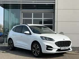 Ford Kuga (2023) thumbnail 2