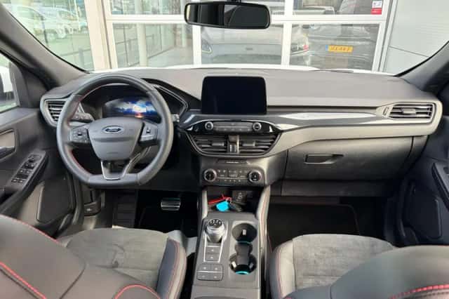 Ford Kuga (2023) thumbnail 11