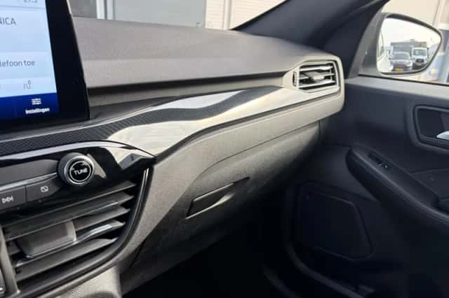 Ford Kuga (2023) thumbnail 17