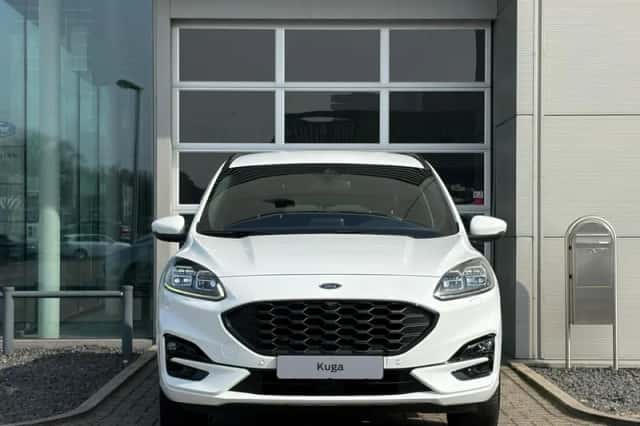Ford Kuga (2023) thumbnail 3