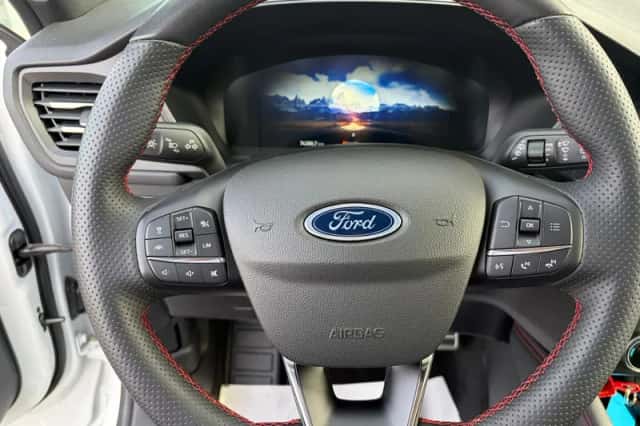 Ford Kuga (2023) thumbnail 25