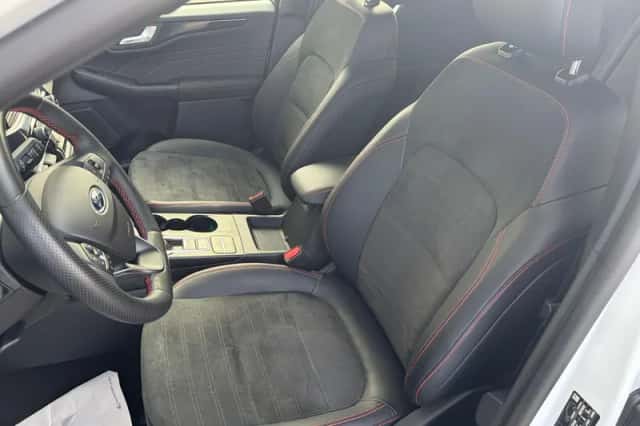 Ford Kuga (2023) thumbnail 27