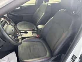 Ford Kuga (2023) thumbnail 27
