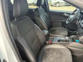 Ford Kuga (2023) thumbnail 32
