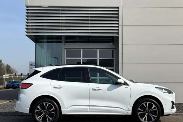 Ford Kuga (2023) thumbnail 8