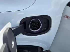 Ford Kuga (2023) thumbnail 9
