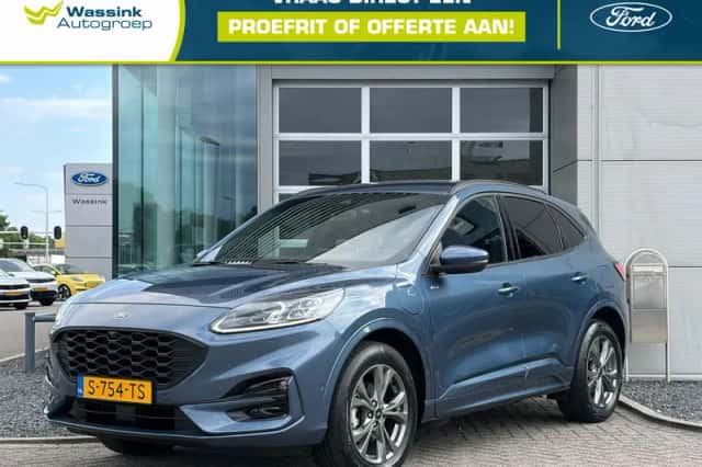 Ford Kuga (2023) thumbnail 1