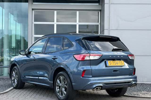 Ford Kuga (2023) thumbnail 5