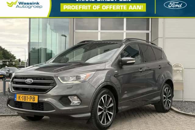 Ford Kuga (2017) thumbnail 1
