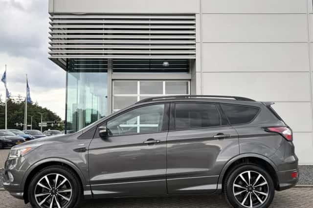 Ford Kuga (2017) thumbnail 5