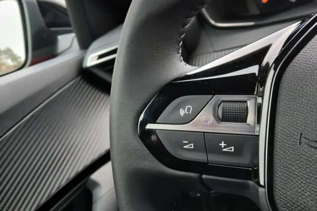 Peugeot e-2008 (2024) thumbnail 16