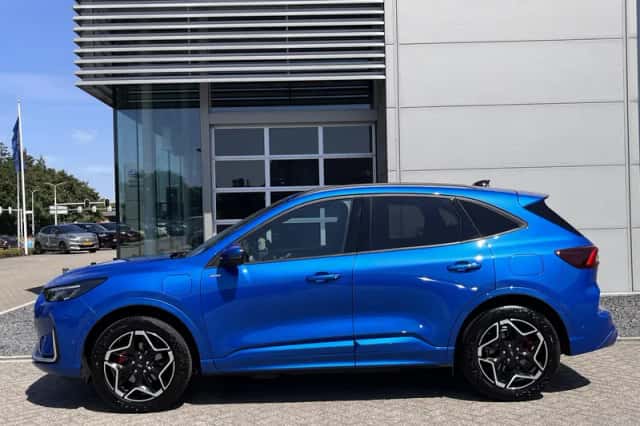 Ford Kuga (2025) thumbnail 3