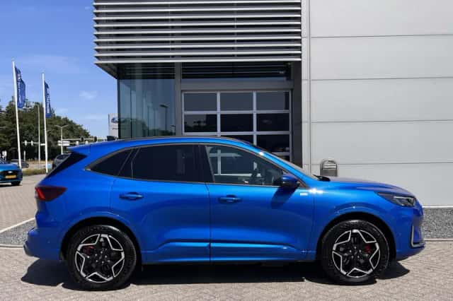 Ford Kuga (2025) thumbnail 4