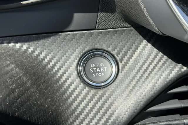 Peugeot e-2008 (2023) thumbnail 16