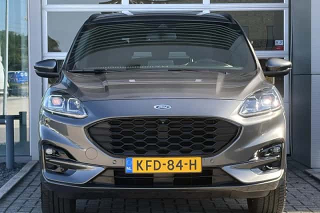 Ford Kuga (2022) thumbnail 2