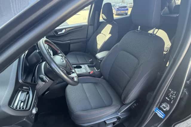 Ford Kuga (2022) thumbnail 17