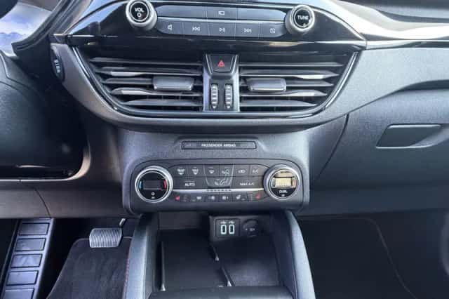 Ford Kuga (2022) thumbnail 24