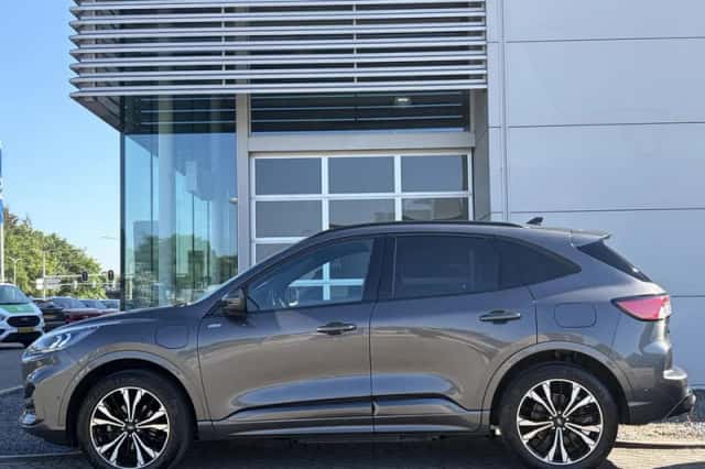 Ford Kuga (2022) thumbnail 5
