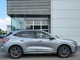 Ford Kuga (2022) thumbnail 4