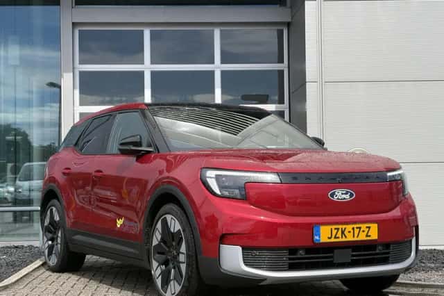 Ford Explorer (2026) thumbnail 3