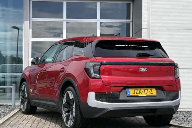 Ford Explorer (2026) thumbnail 6