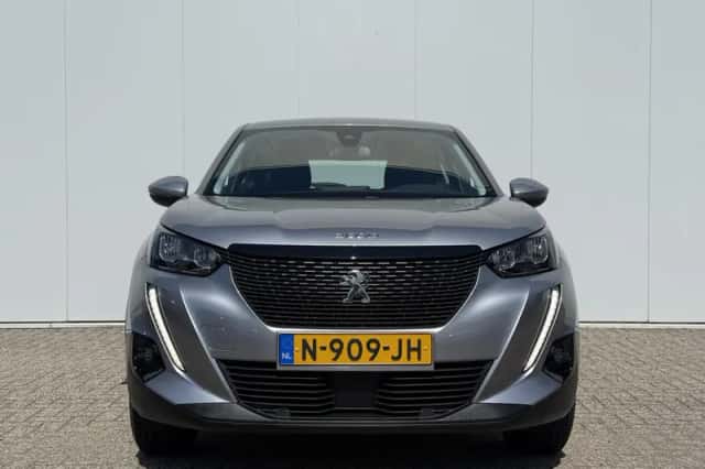 Peugeot 2008 (2021) thumbnail 2