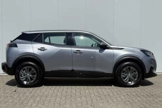 Peugeot 2008 (2021) thumbnail 4