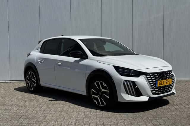Peugeot 208 (2024) thumbnail 3