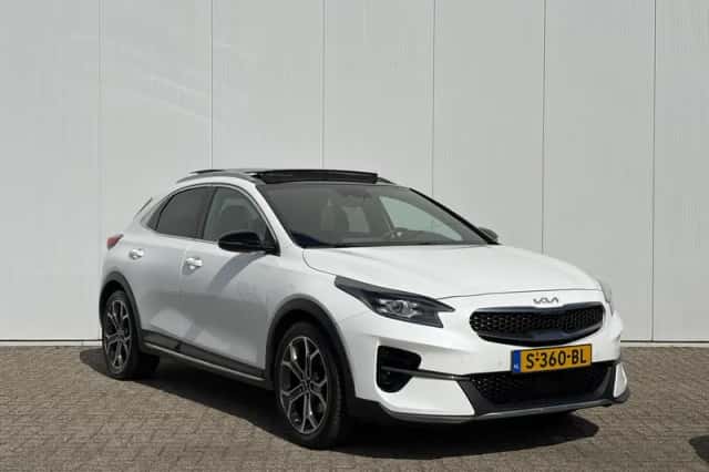 Kia XCeed (2023) thumbnail 3